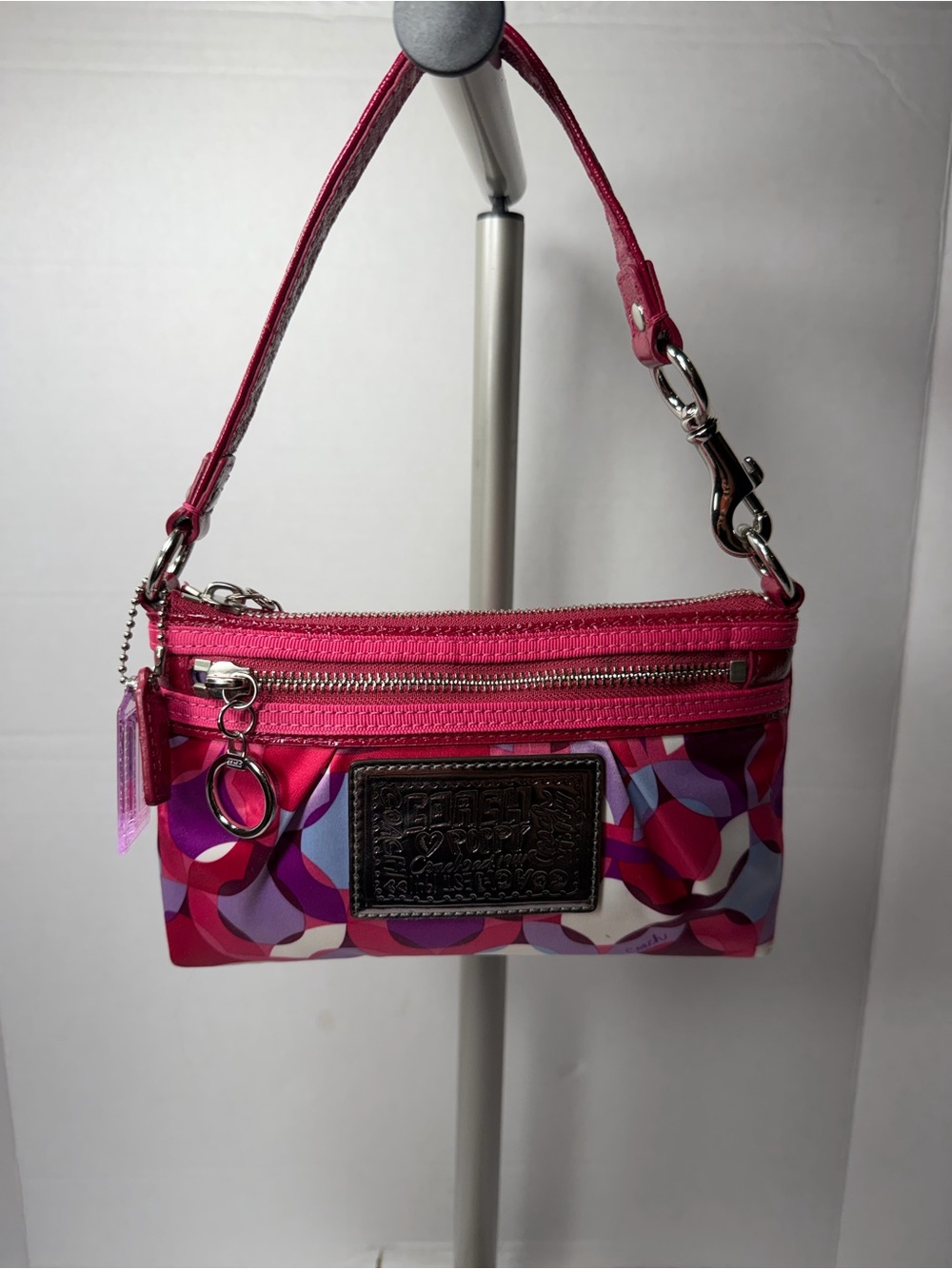Beautiful Coach poppy c Pink Patterned Wristlet Bag - Bright Pink Multi
